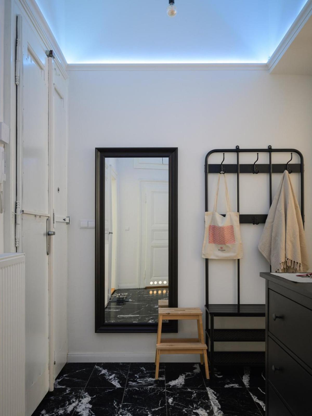 Comfortable And Cosy Apt A Few Steps From Dancing House And Naplavka Dance 프라하 외부 사진