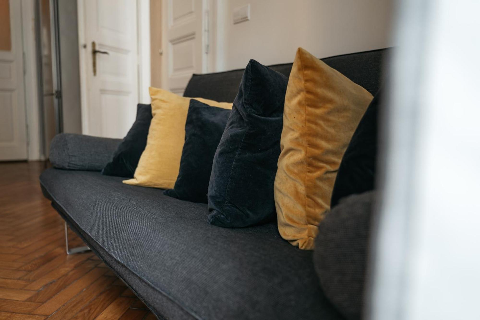Comfortable And Cosy Apt A Few Steps From Dancing House And Naplavka Dance 프라하 외부 사진